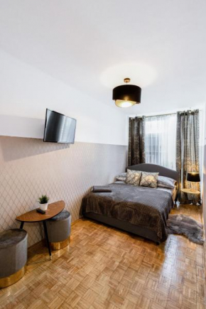 ClickTheFlat Norblin Factory Apart Rooms, Warsaw